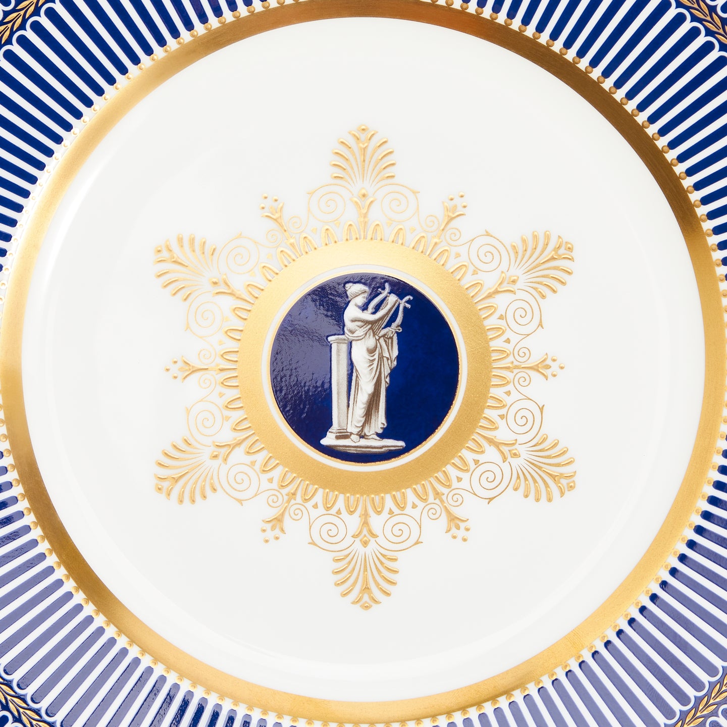 Wedgwood Anthemion Blue Plate 22.8cm