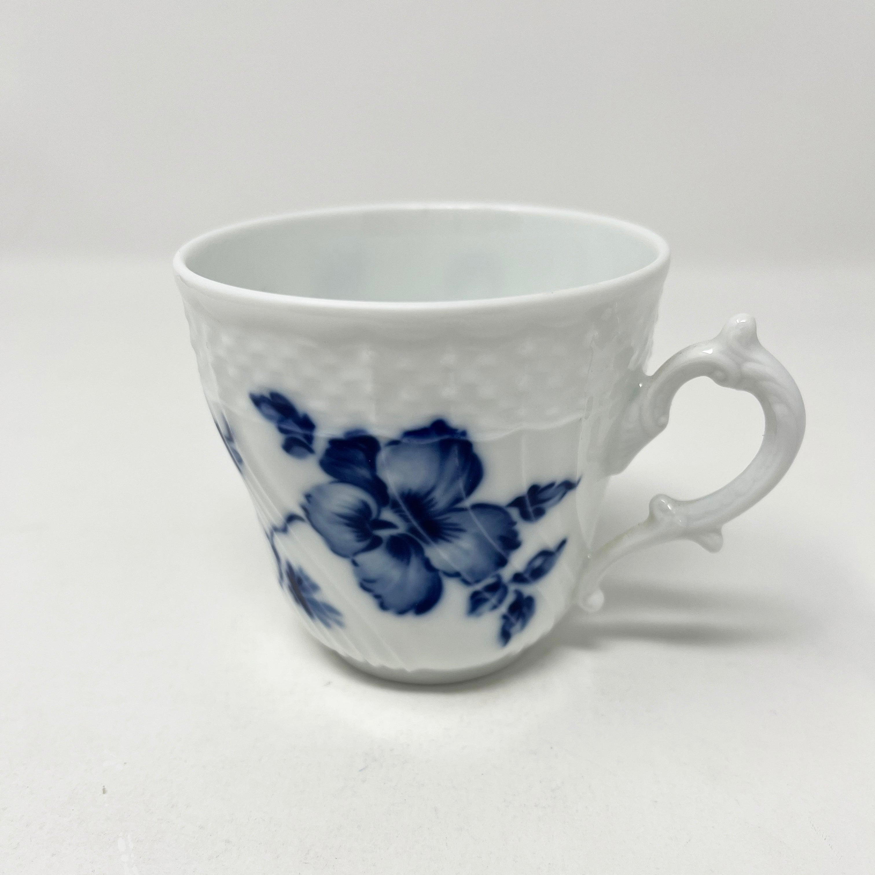 Richard Ginori Rose Blu Teacup