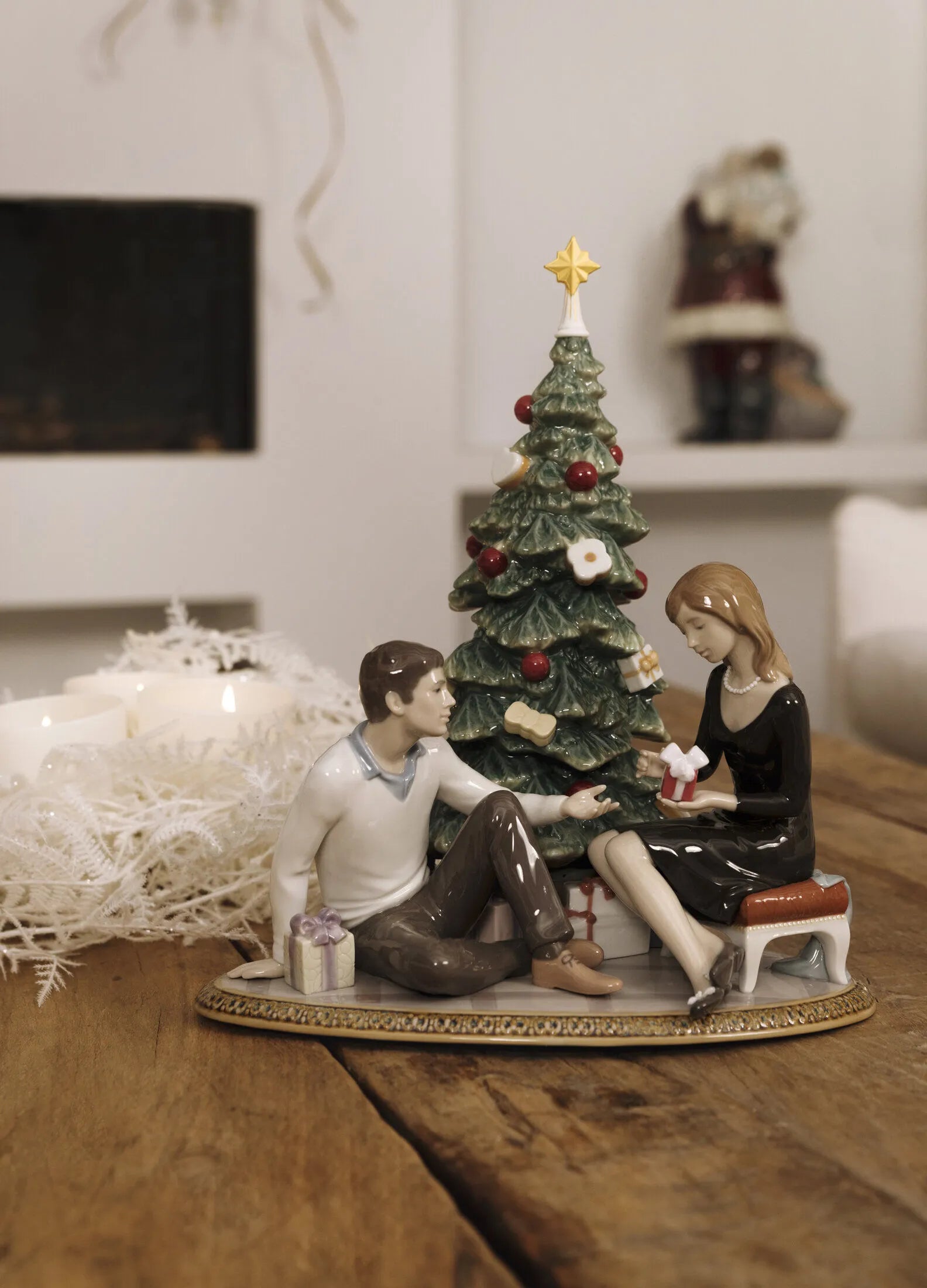 Lladro A Romantic Christmas