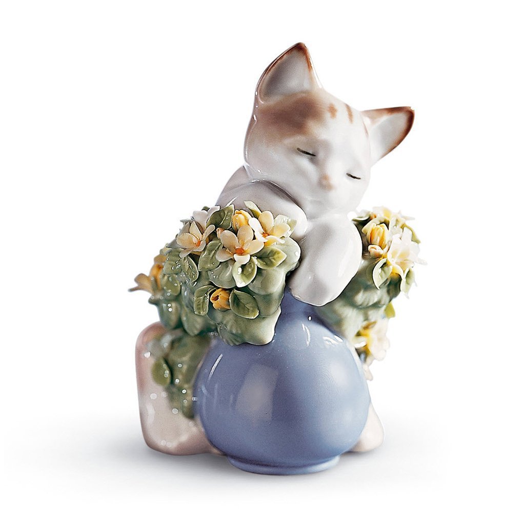 Lladro Dreamy Kitten