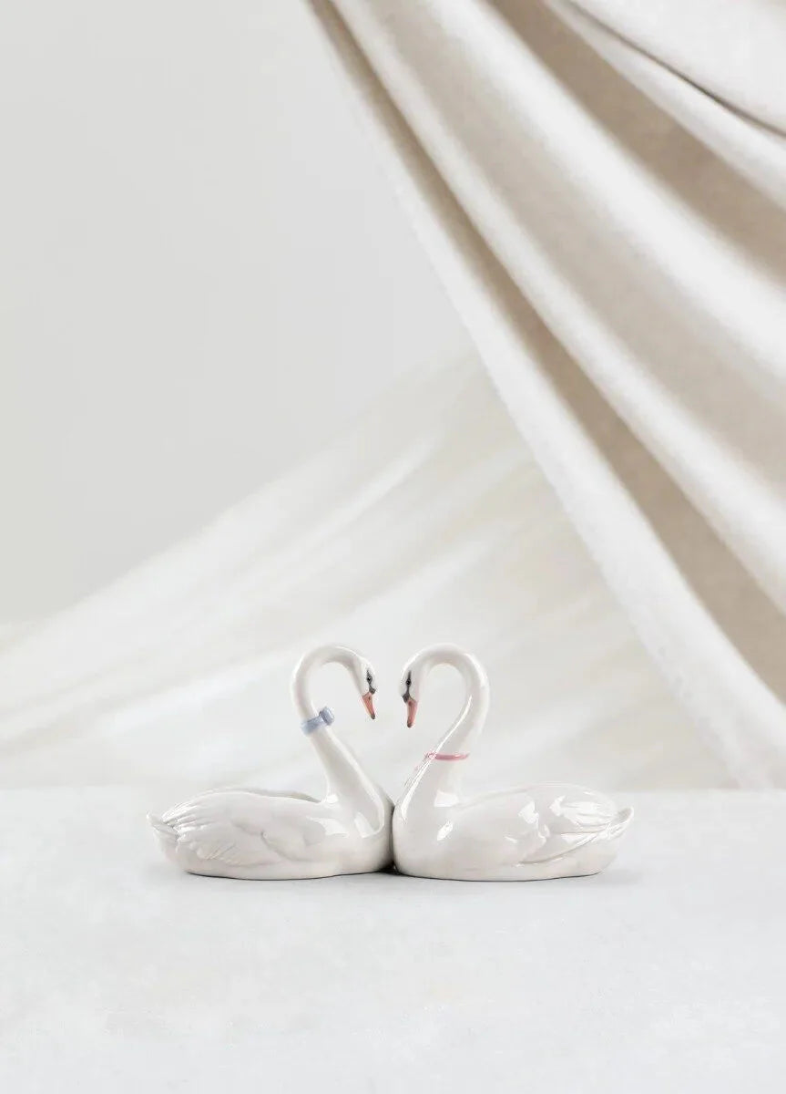 Lladro Endless Love Mini-Goviers