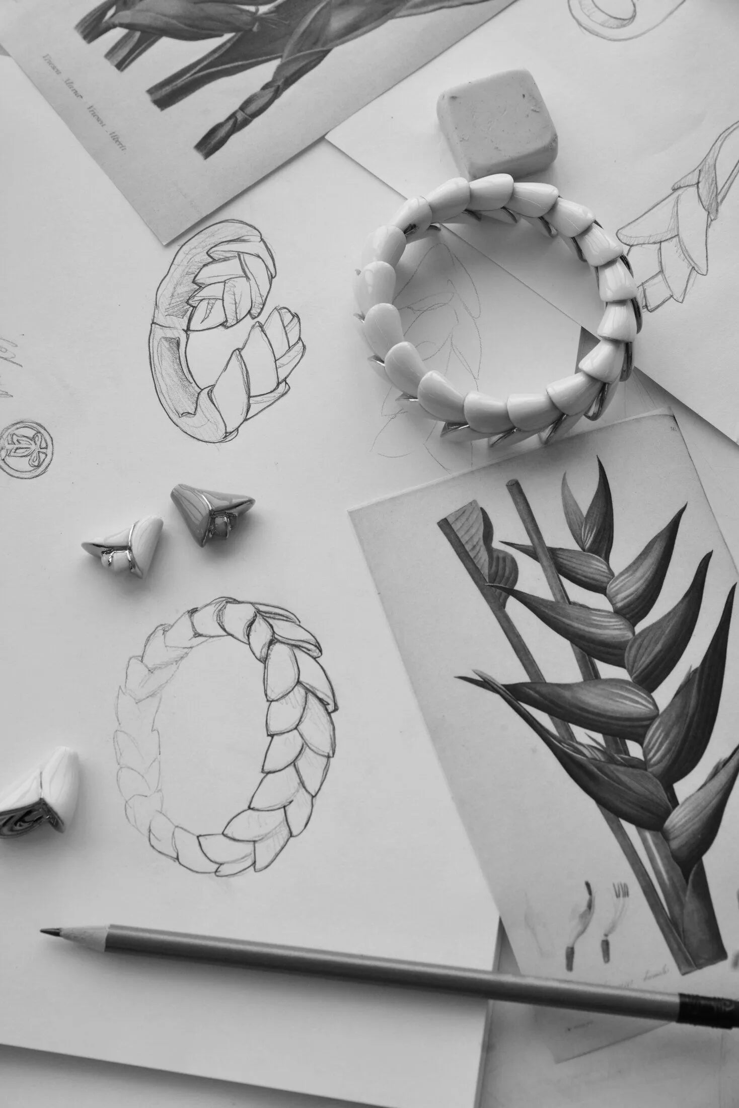 Lladro Heliconia Coral Pendant Necklace-Goviers