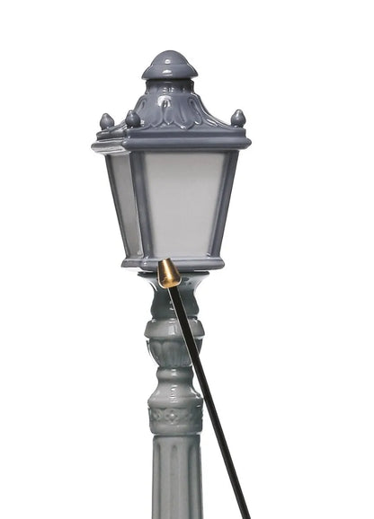Lladro Lamplighter-Goviers