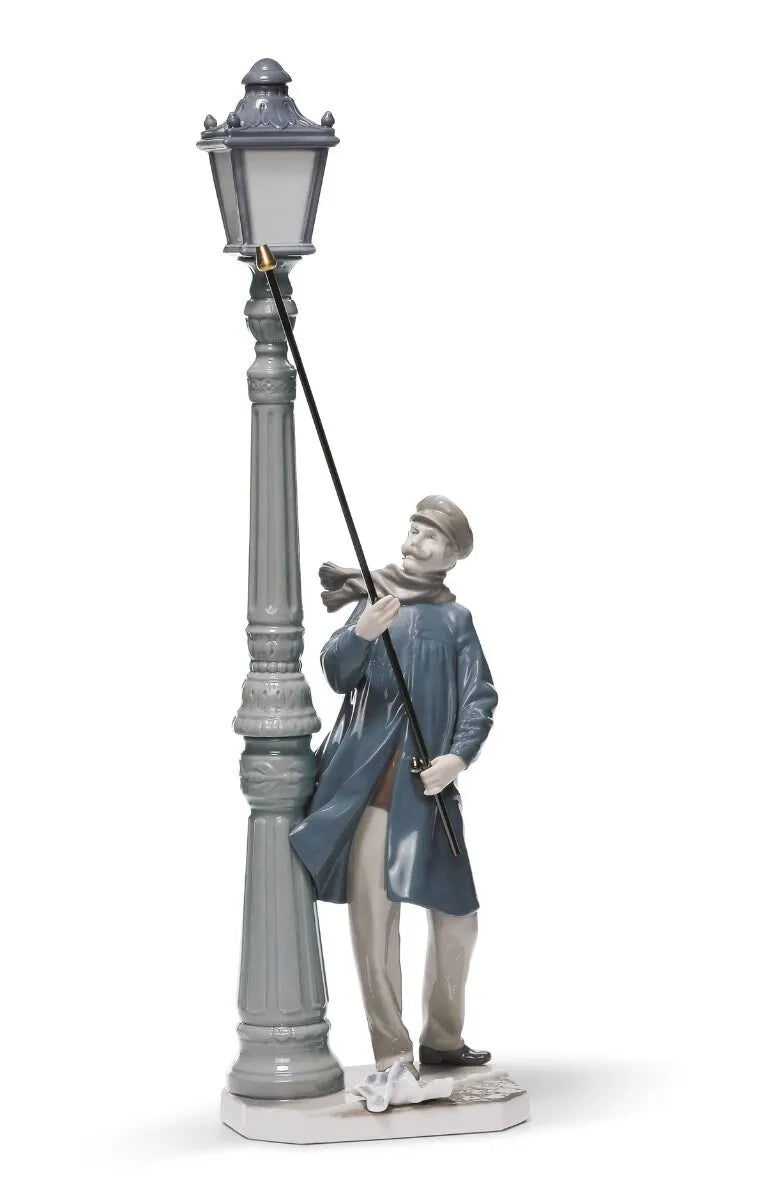 Lladro Lamplighter
