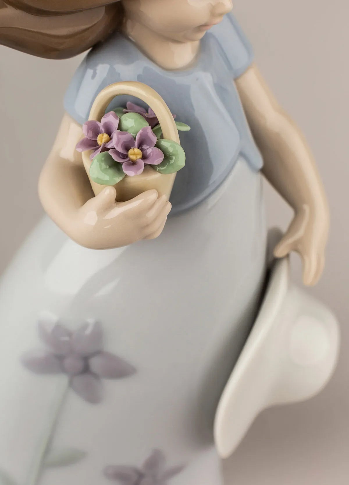 Lladro Little Violet-Goviers
