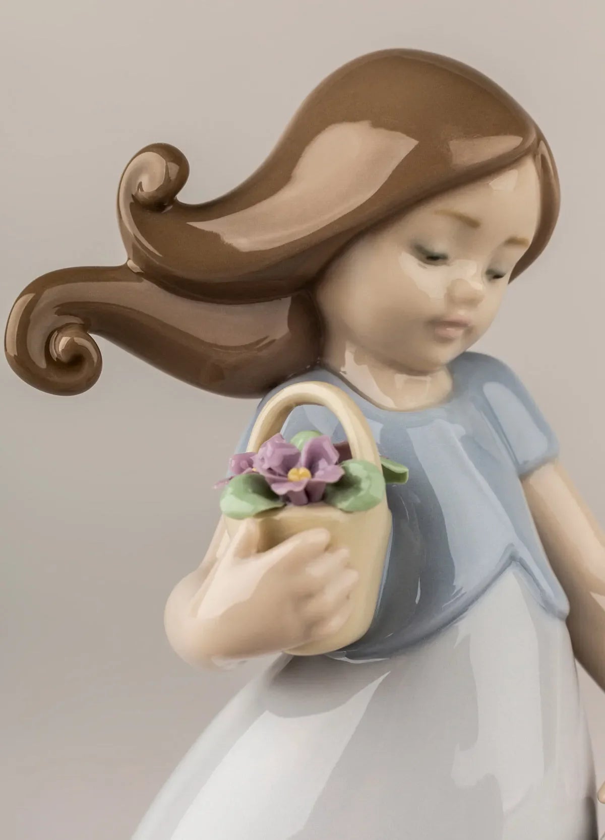 Lladro Little Violet-Goviers