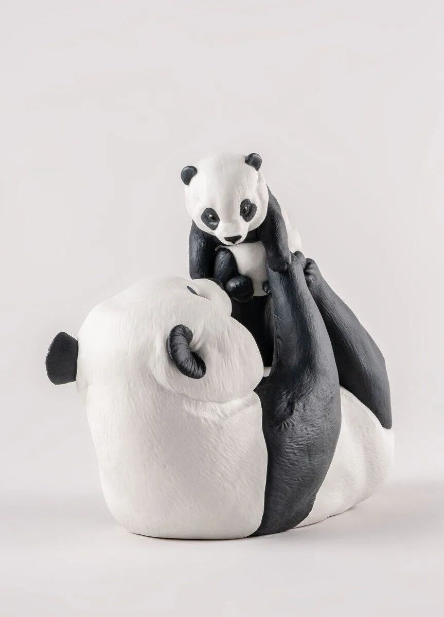 Lladro Mommy Panda-Goviers