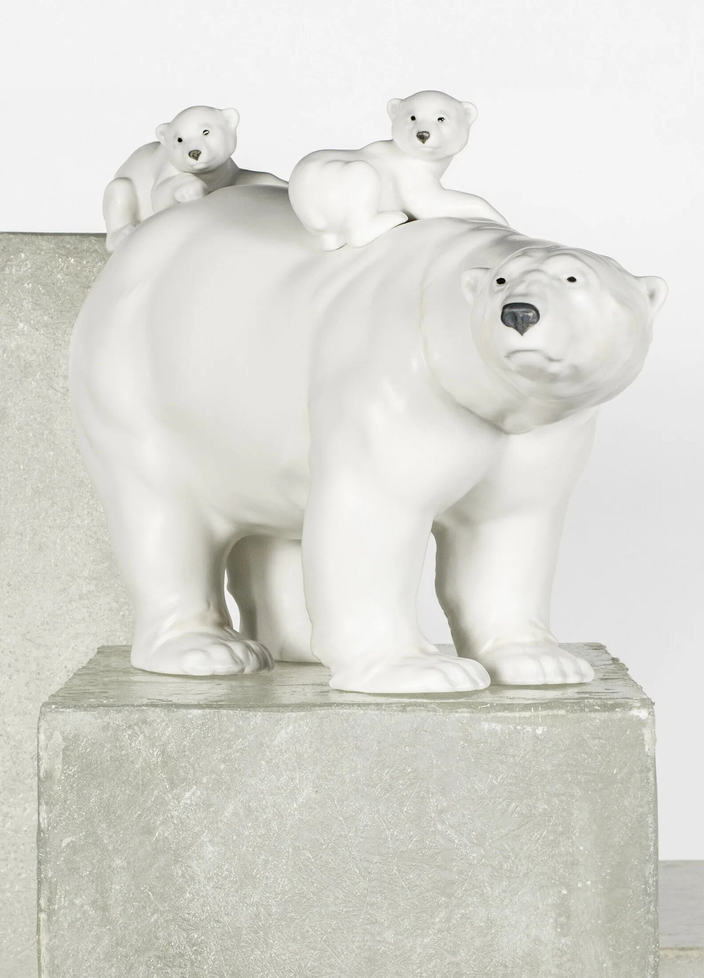 Lladro Mummy Polar Bear and Babies-Goviers