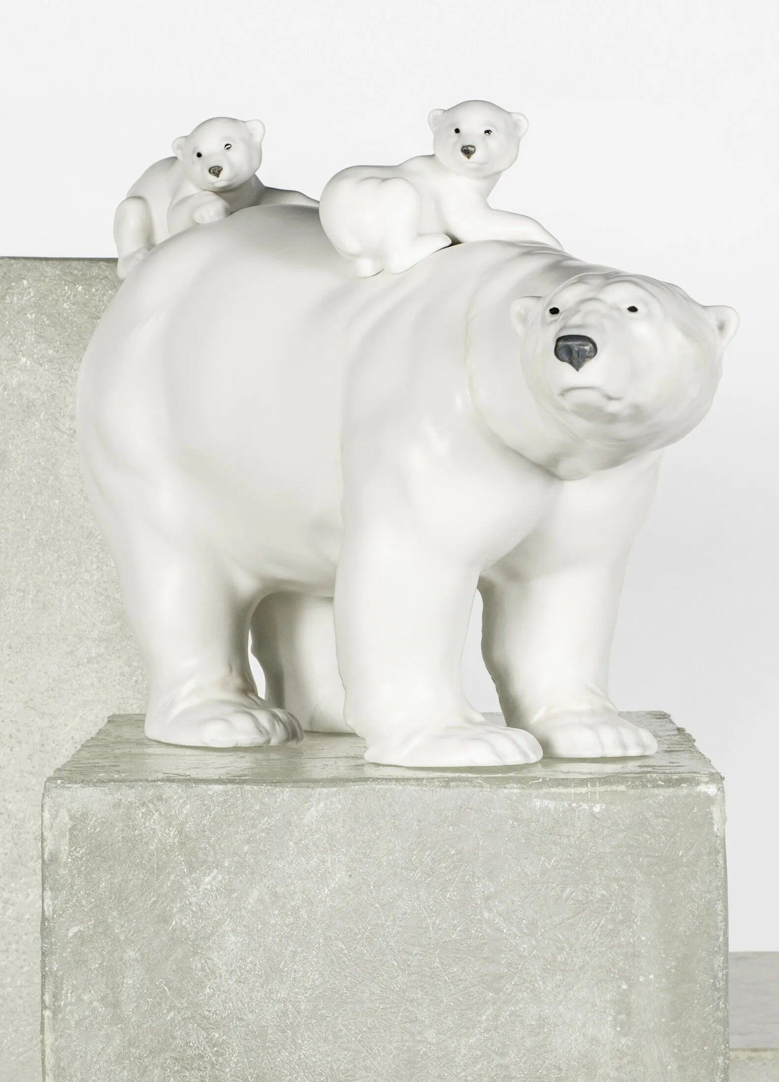 Lladro Mummy Polar Bear and Babies-Goviers