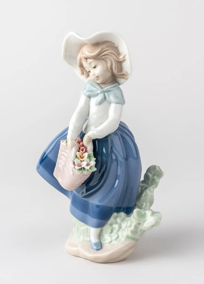 Lladro Pretty Pickings Girl Figurine-Goviers
