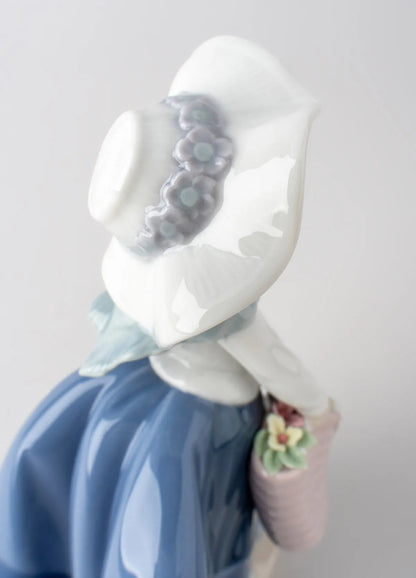 Lladro Pretty Pickings Girl Figurine-Goviers