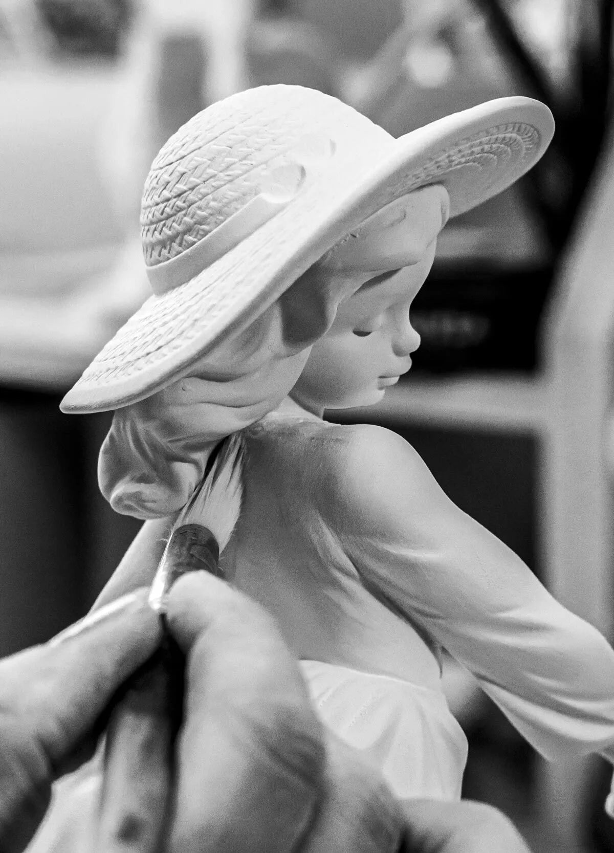 Lladro Pretty Pickings Girl Figurine-Goviers