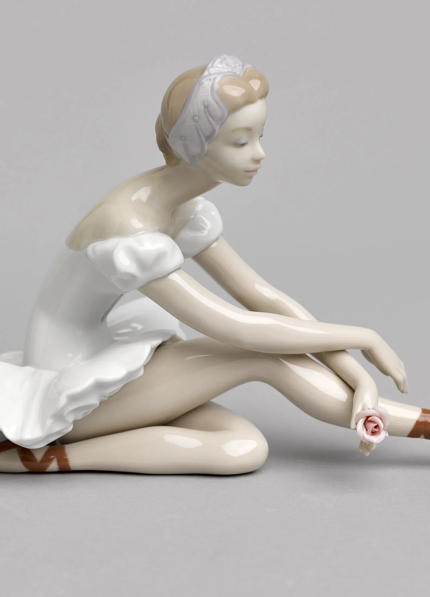 Lladro Rose Ballet-Goviers
