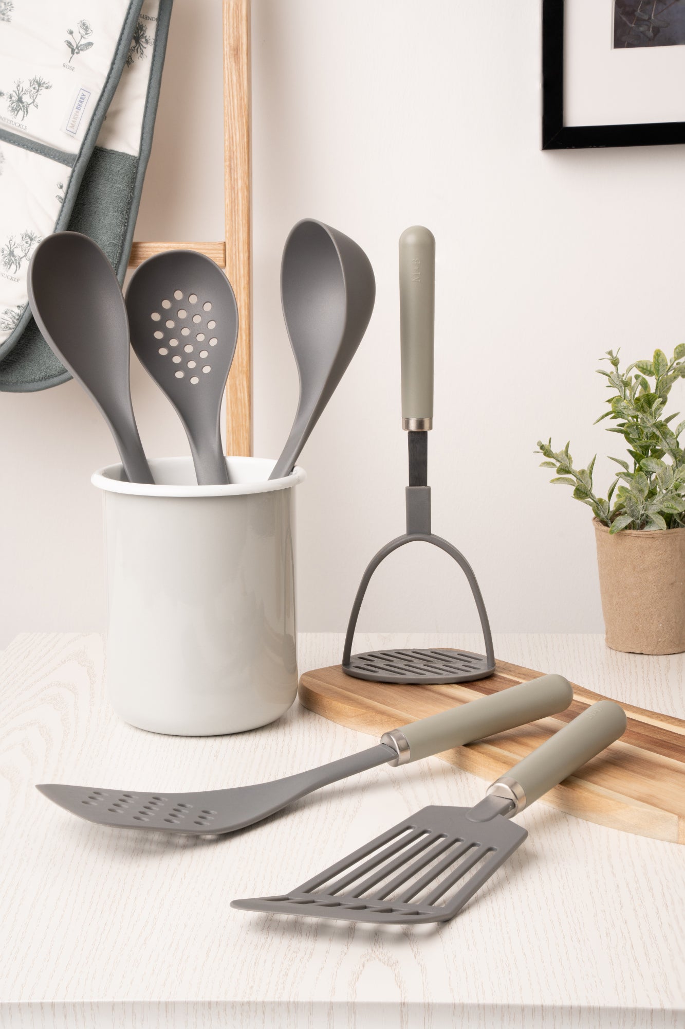 Mary Berry At Home Plastic Masher