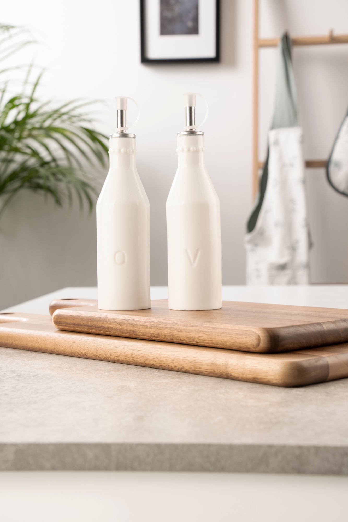 Mary Berry Signature Collection Oil & Vinegar Set