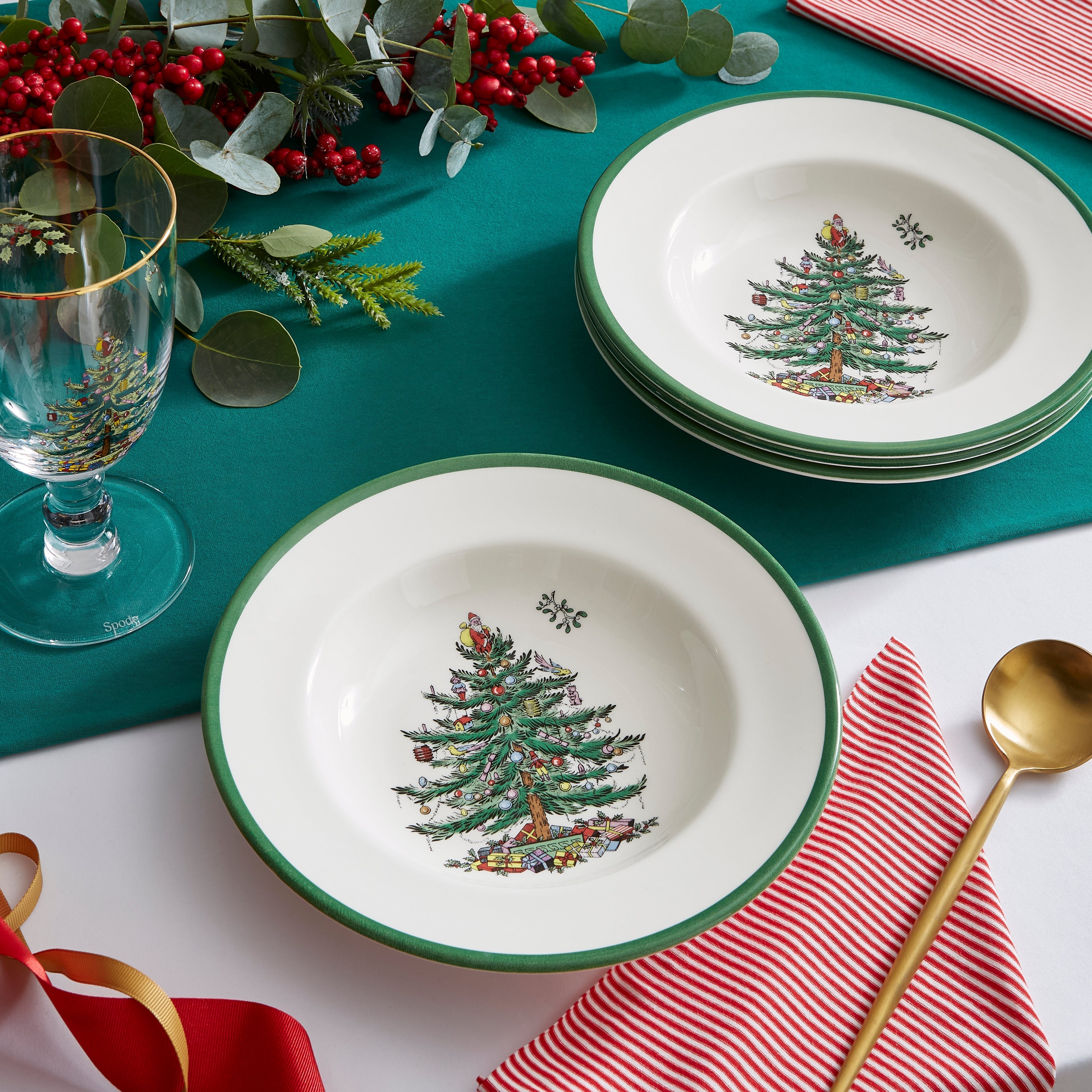 Spode Christmas Tree Soup Plate 23cm Set of 4-Goviers