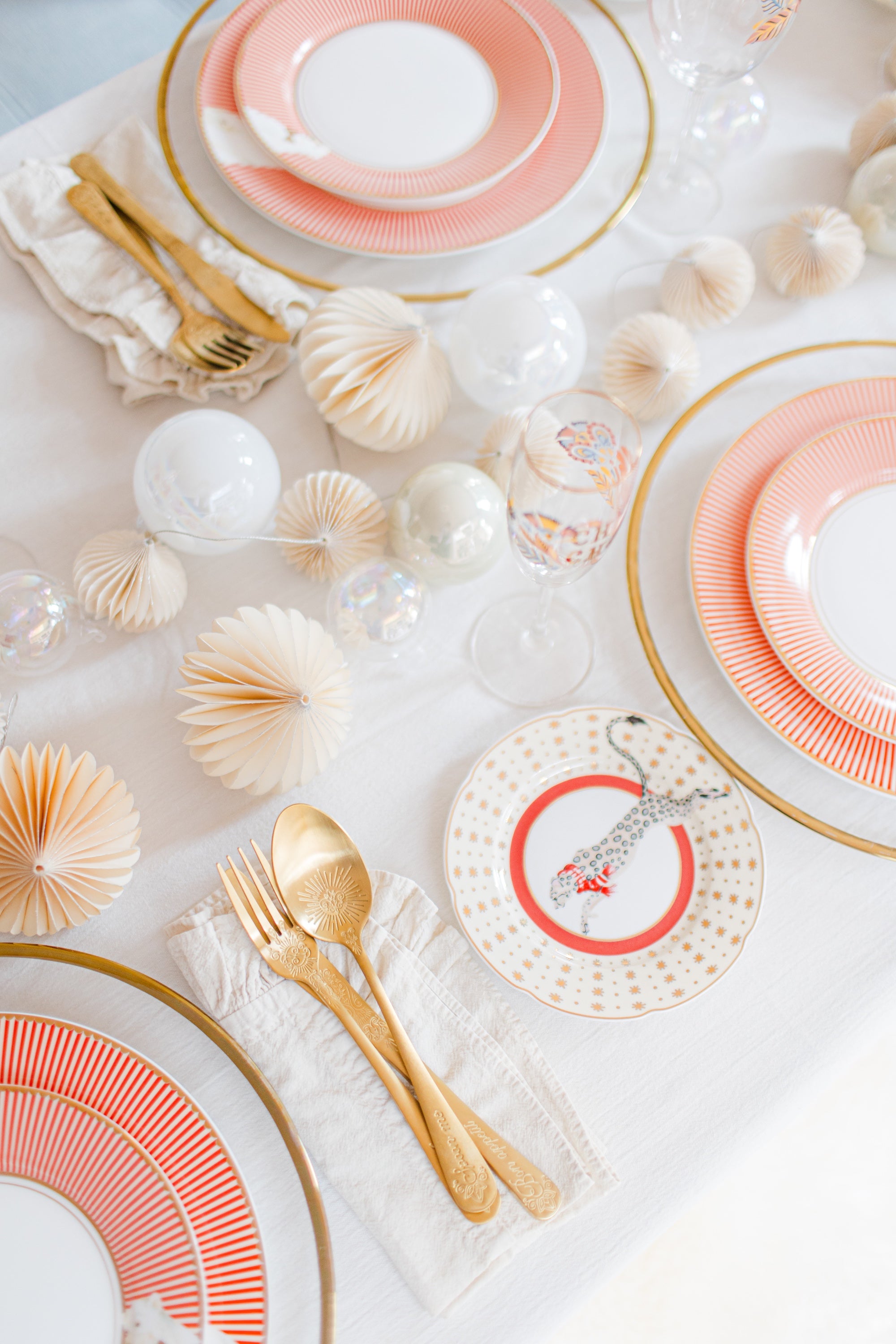 Yvonne Ellen Gold Cutlery Set of 16