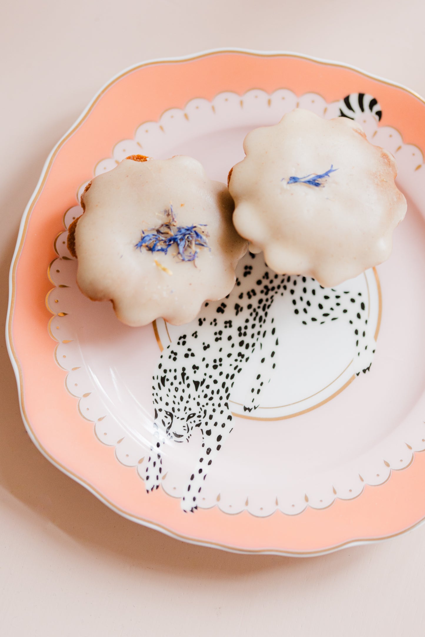 Yvonne Ellen Cake Plate - Leopard